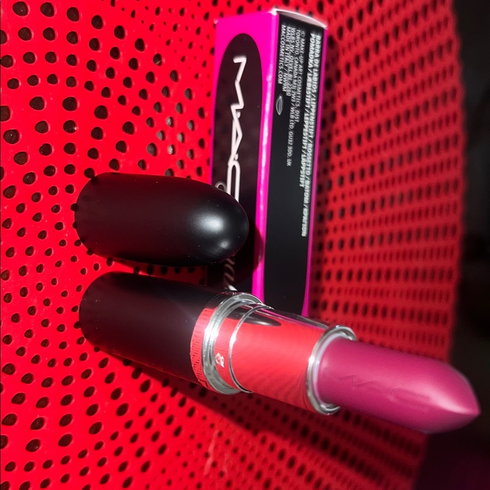 MAC Cosmetics Satin Lipstick - Bold Rebel - Picture 2 of 2